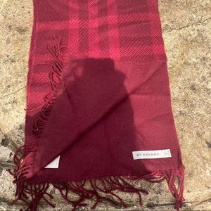 ORIGINAL AUTHENTIC BURBERRY RED WINE SCARF